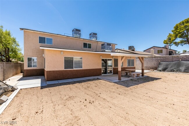 Building Photo - 3966 Green Leaf Dr