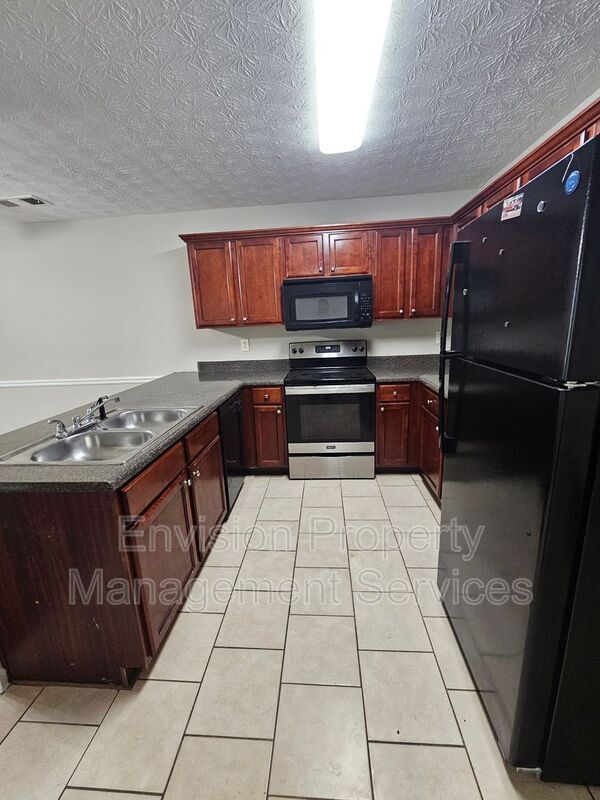 Building Photo - 1556 Arbor Pl Dr