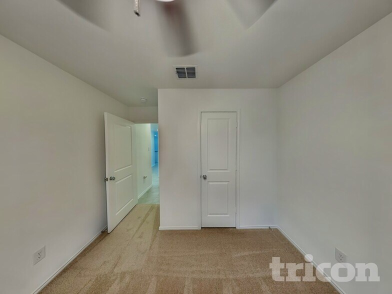 Building Photo - 1793 Courage Crk