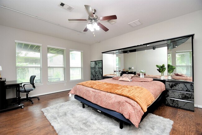 Building Photo - 6027 Opal Crest Ln