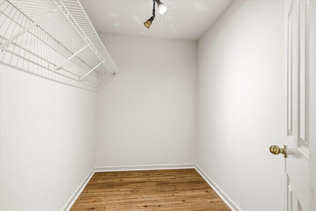 Building Photo - 335 Dreadnaught Ct