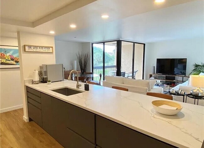 Building Photo - 950 Egret Cir