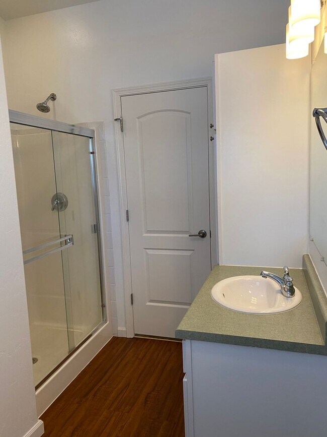 Building Photo - 509 East Kiowa-102