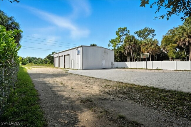 Building Photo - 6070 Lancewood Way