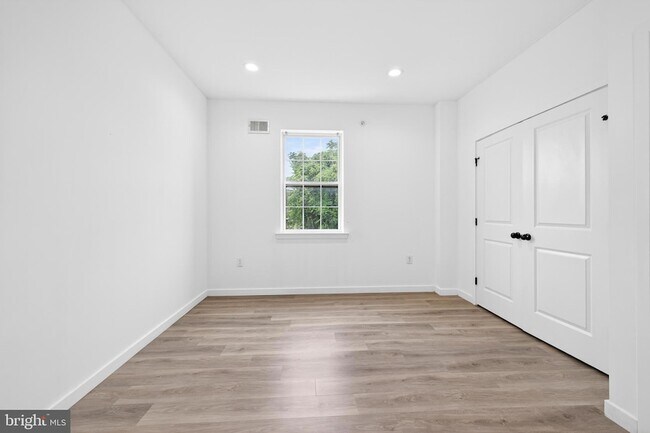 Building Photo - 1870 N Marston St