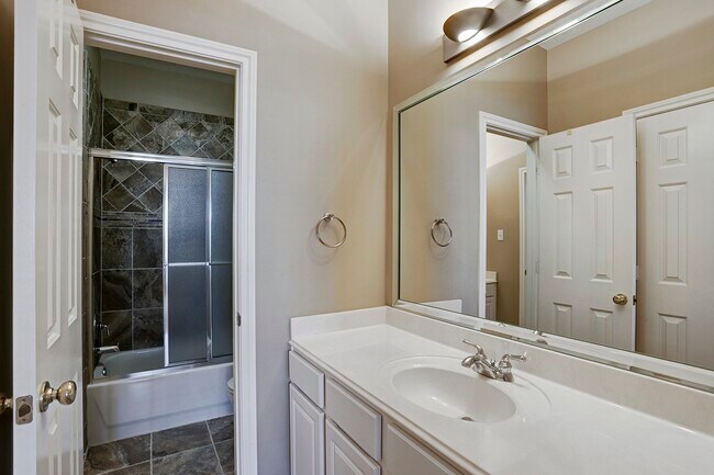 Building Photo - 9907 Kemp Forest Dr