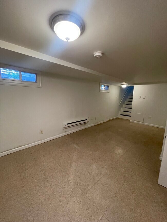 Building Photo - 765 Grove St