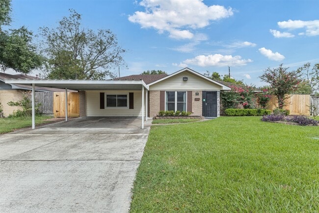 Building Photo - 1918 Crestdale Dr