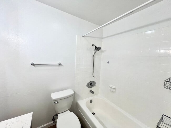 Building Photo - 3br/2.5ba/2pkg in Kaneohe PETS NEGOTIABLE