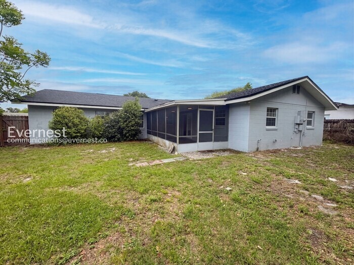 Building Photo - 742 Park Manor Dr