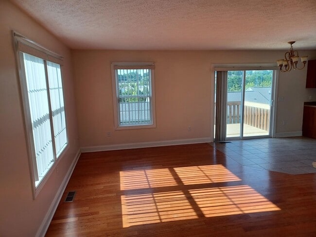 Building Photo - 365 Tall Oak Blvd NW