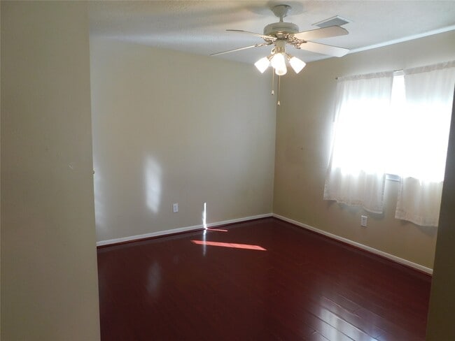 Building Photo - 122 High Meadows Dr