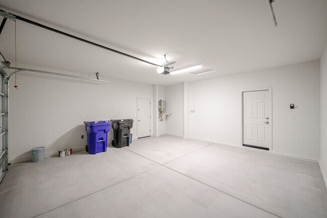 Building Photo - New 4 Bedroom + Den Home in Asante Community