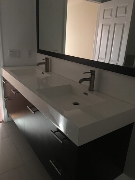 Building Photo - 1817 Selby Ave