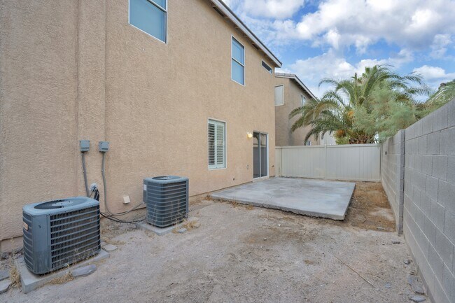 Building Photo - 2446 El Valle St