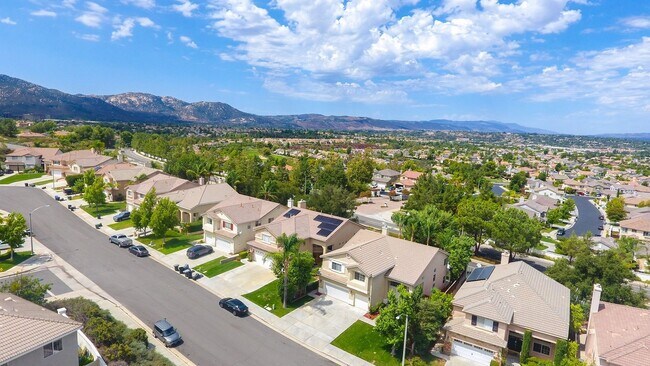 Building Photo - Most Desireable Neighborhood in Temecula  Eastridge by Redhawk