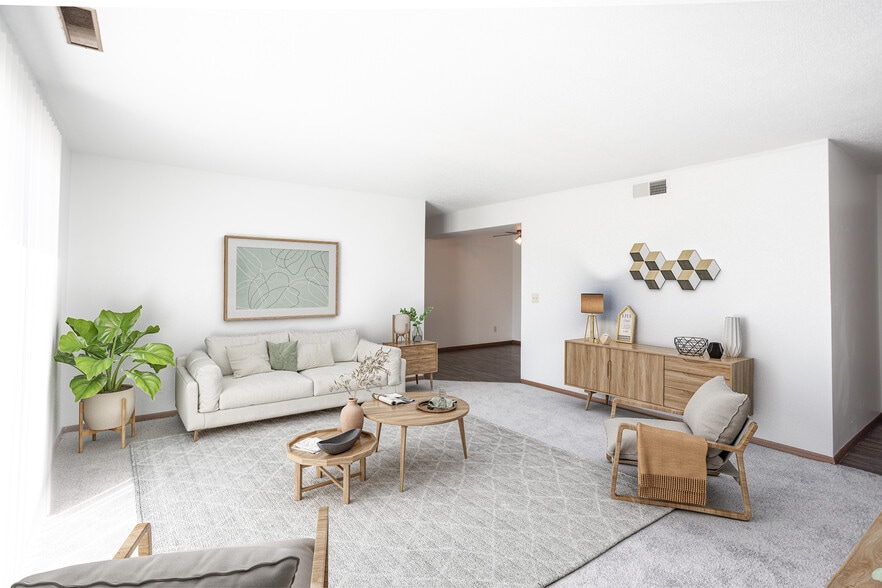 Primary Photo - Windsor Heights Apartments
