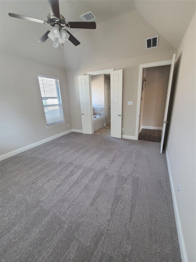 Building Photo - 10317 Linger Ln