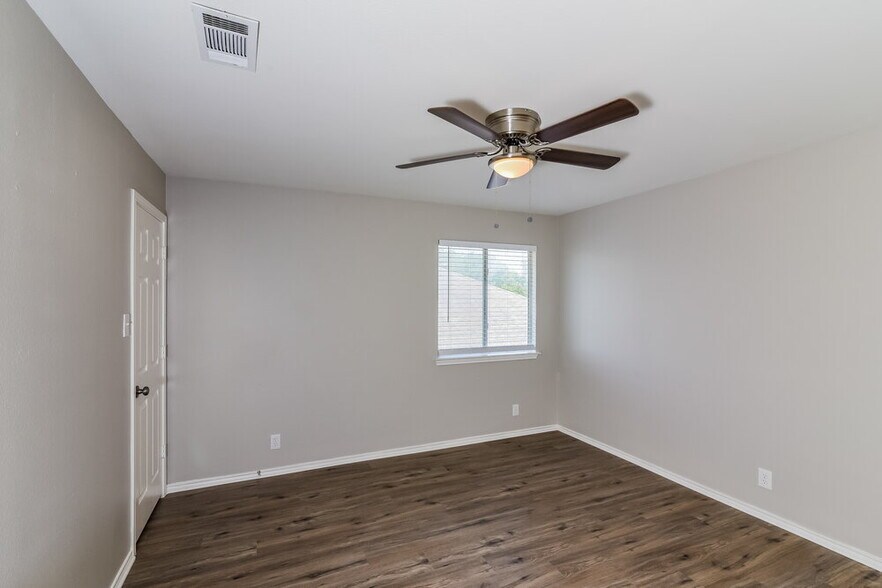 Building Photo - 12019 Shotgun Way