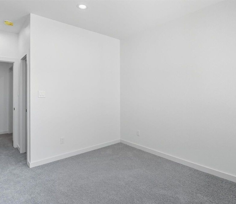Building Photo - 2921 El Fenice Ln