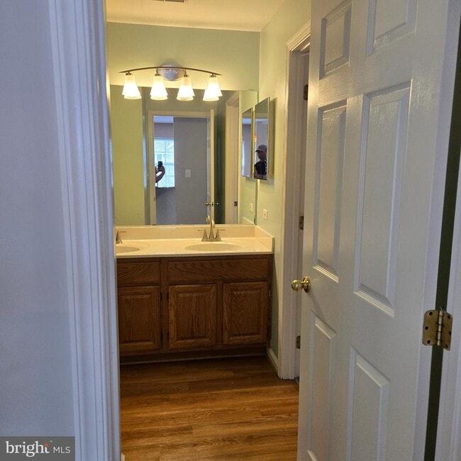 Building Photo - 5814 Wyndham Cir