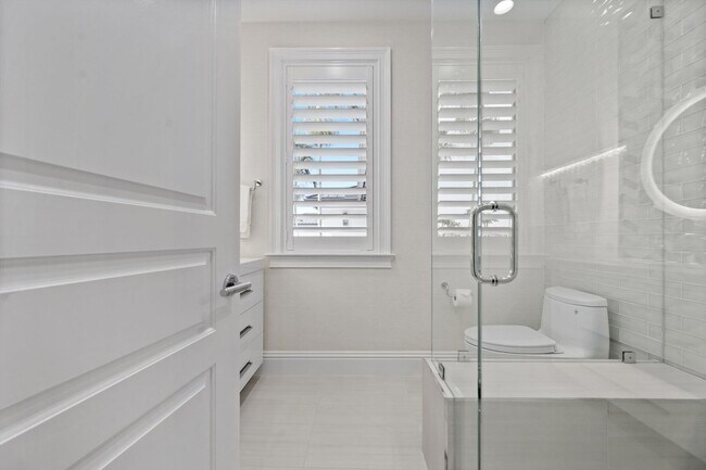 Building Photo - 7474 NE Bay Cove Ct