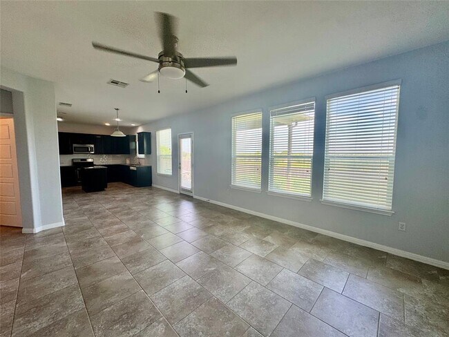 Building Photo - 372 Kingfisher Ln