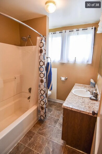 Building Photo - 716 Knight Ave N