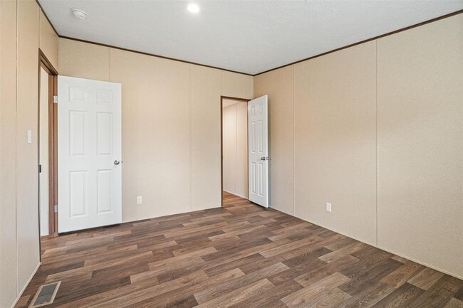 Building Photo - 265 Hershal Ln
