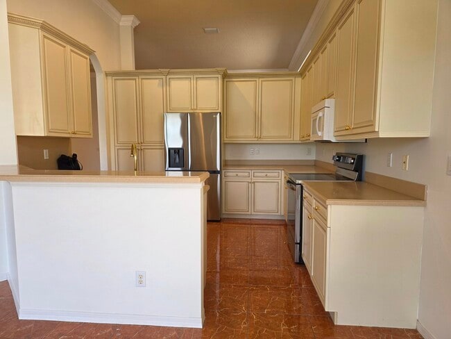 Building Photo - 7145 Veneto Dr