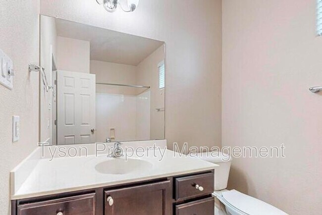 Building Photo - 2621 Cerro Chafo Rd SE