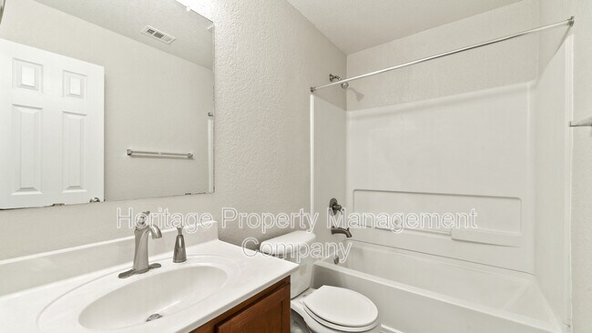 Building Photo - 233 Willow Crest