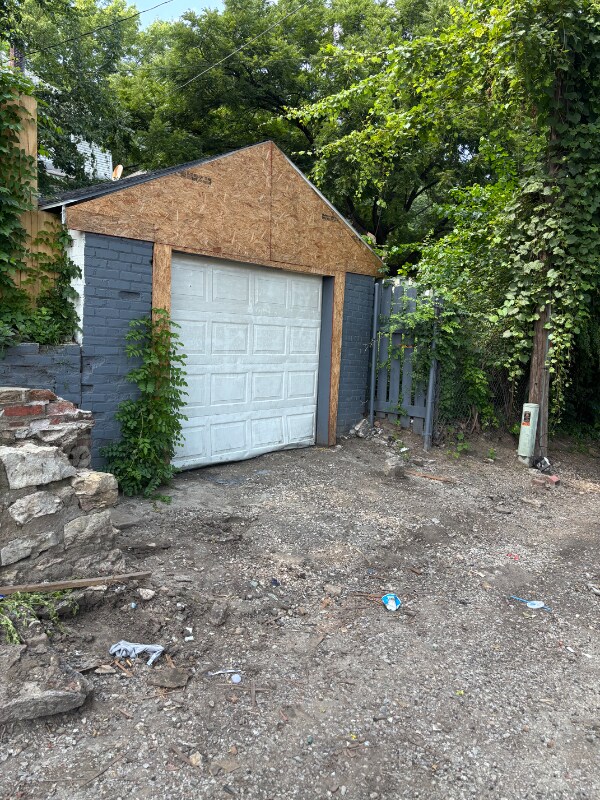 Building Photo - 527 Cypress Ave