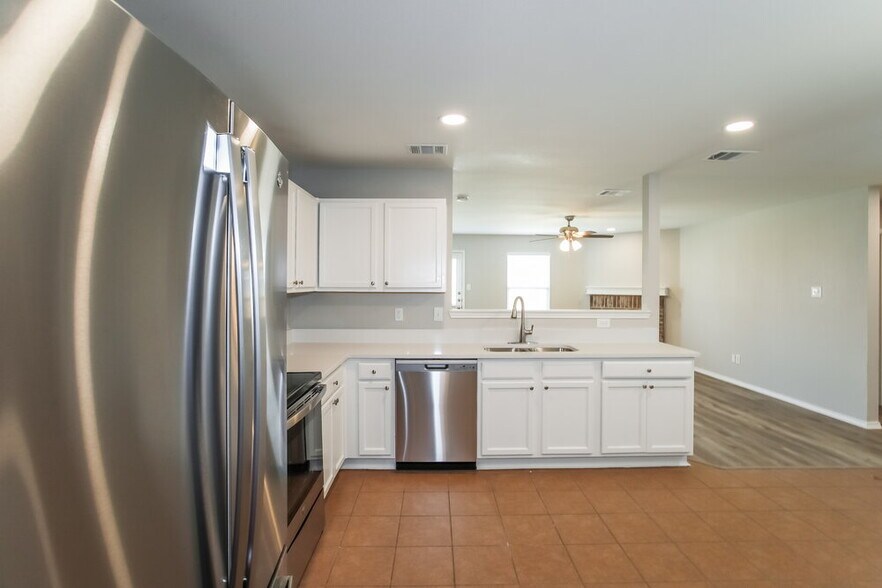Building Photo - 16508 Cowboy Trail
