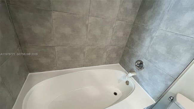 Building Photo - 650 NE 64th St