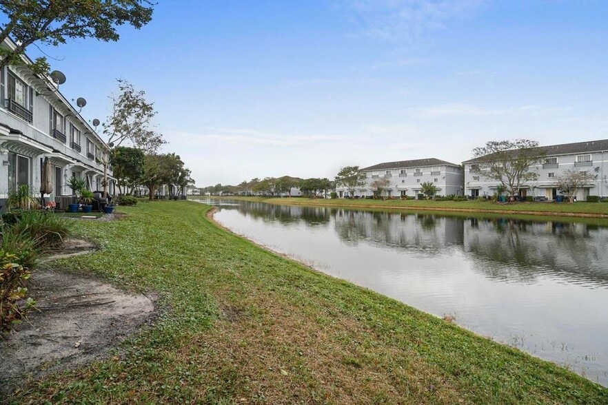 Building Photo - 3429 NW 13th St