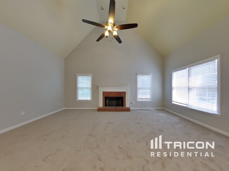 Building Photo - 2332 Corbett Ct