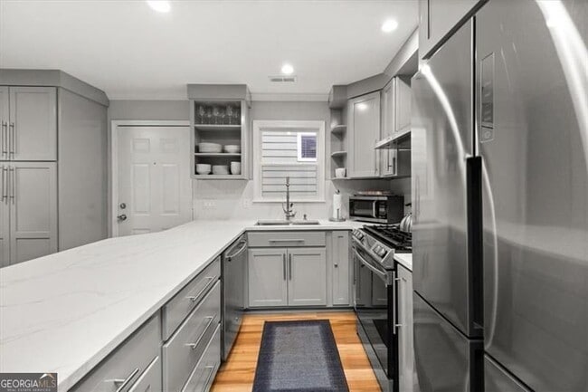 Building Photo - 65 Howell St NE