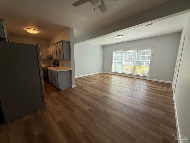 Building Photo - 808 Woodland Dr