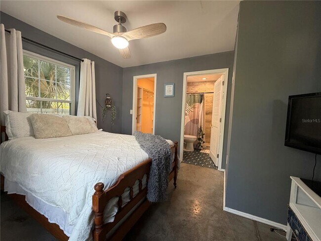 Building Photo - 2516 3rd Ave S