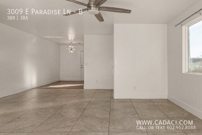 Building Photo - 3009 E Paradise Ln