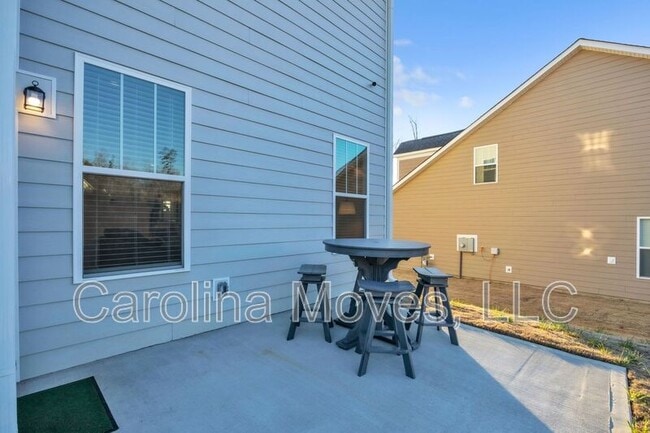 Building Photo - 860 Pleasant Fls Dr