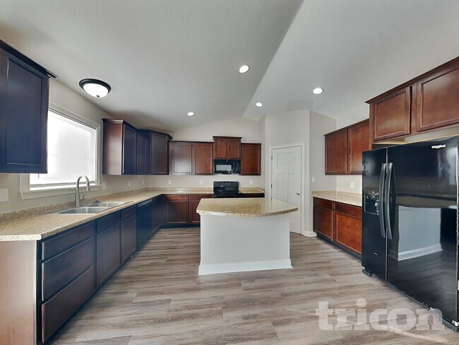 Building Photo - 3345 Deerbrook Dr