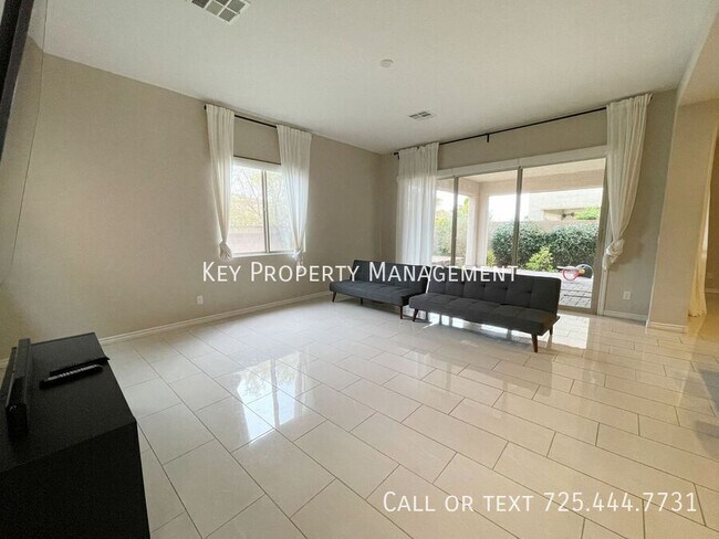 Building Photo - SPACIOUS AND UPGRADED 4 BEDROOM HOME NEAR ...