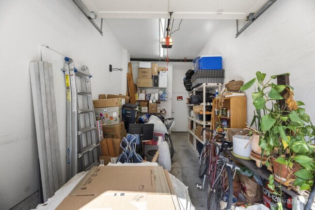 Building Photo - 45 Lucerne St