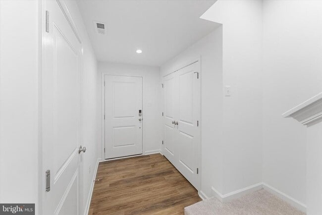 Building Photo - 505 Fontana Cir