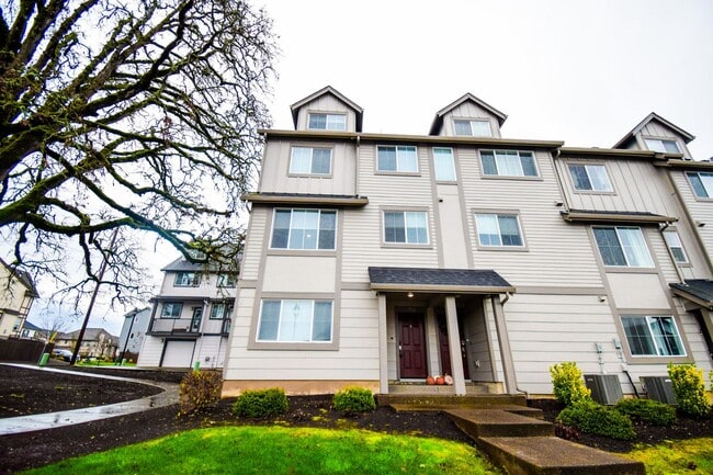 Building Photo - Beautiful 4 Bedroom 3.5 BA Home! Mother in Law Suite, Attached Garage & Top floor Bonus Room!