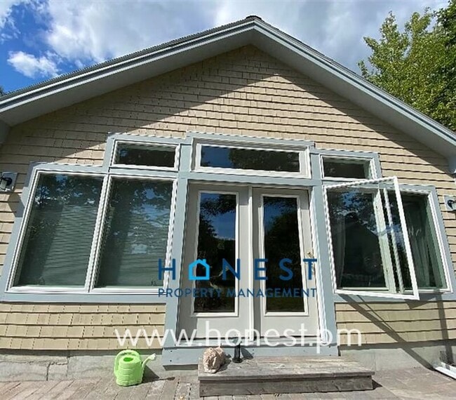 Building Photo - 43 Harding Rd