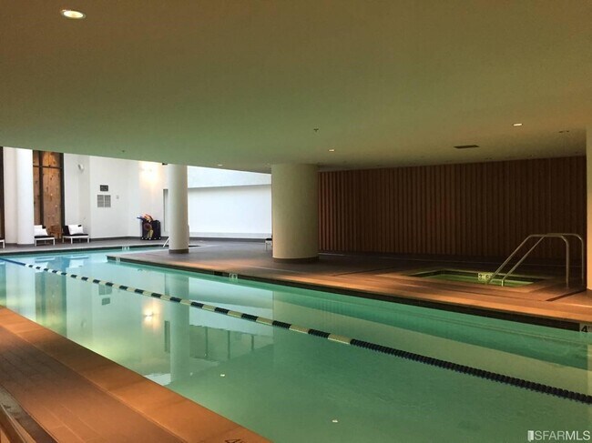 Building Photo - 338 Main St