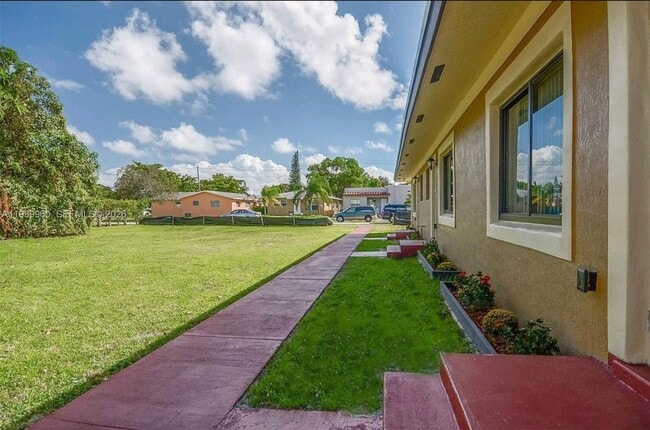 Building Photo - 2015 Funston St